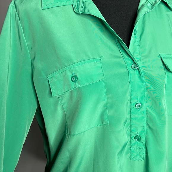 Old Navy green blouse- medium - Picture 3 of 8